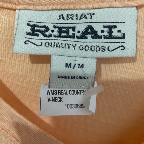 Ariat Top Size Medium BRAND NEW - Picture 2 of 3